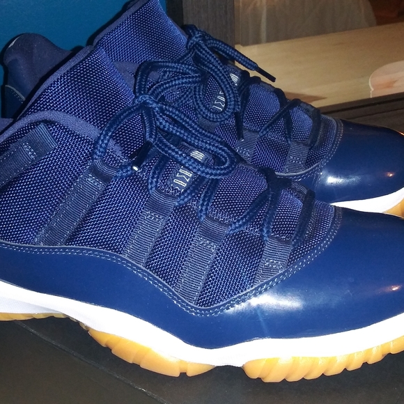 Jordan Retro 11's - Picture 5 of 6